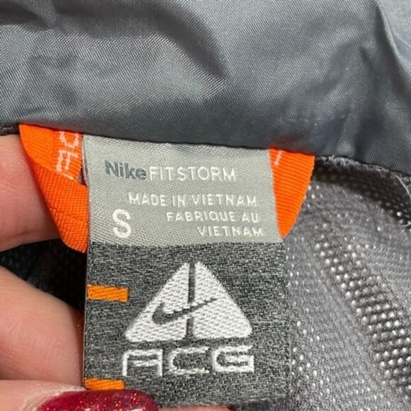 Nike Fitstorm ACG Women's Black Rain‎ Jacket Size S Hooded - Picture 6 of 16